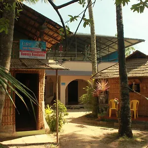 Elara Beach View Homestay Séjour chez l'habitant
